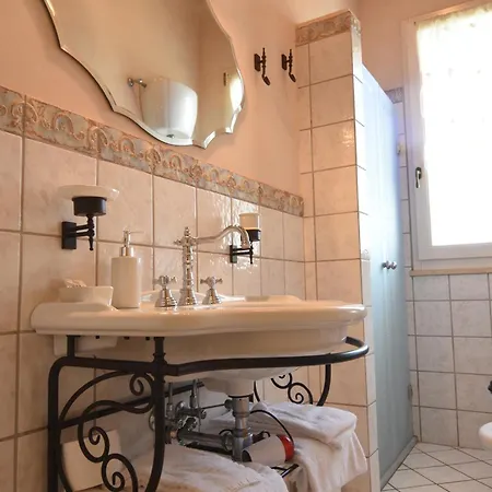 Marta Alloggio per agriturismo *